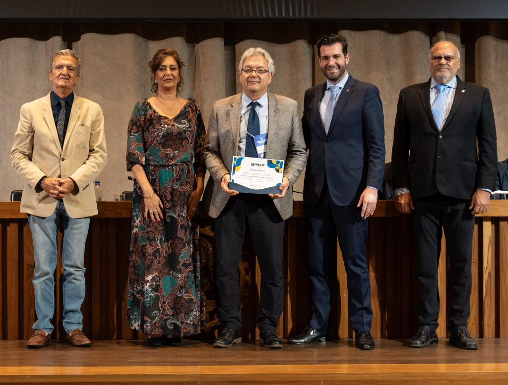 Estudantes dos Cursos de Engenharia recebem Menção Honrosa em